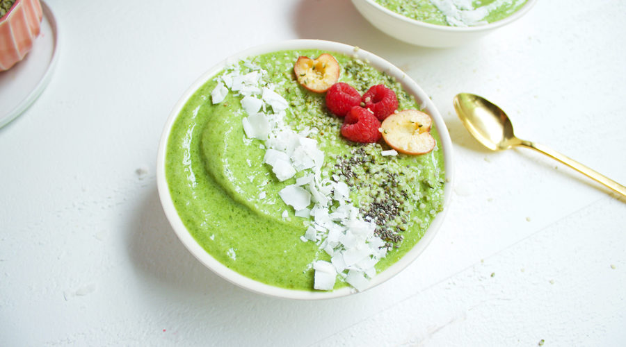 How to Guide: Kale Banana Smoothie Bowl